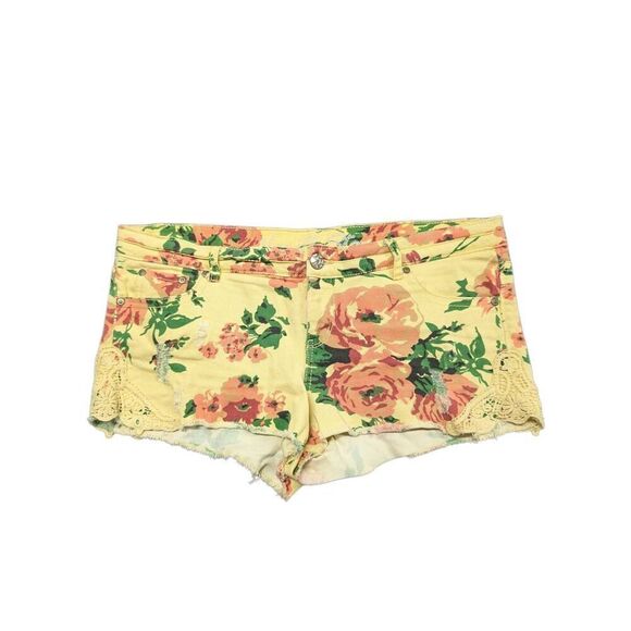 Vanilla Star Yellow Floral Distressed Crochet Appliqué Denim Short Shorts Size 1 - Picture 1 of 5